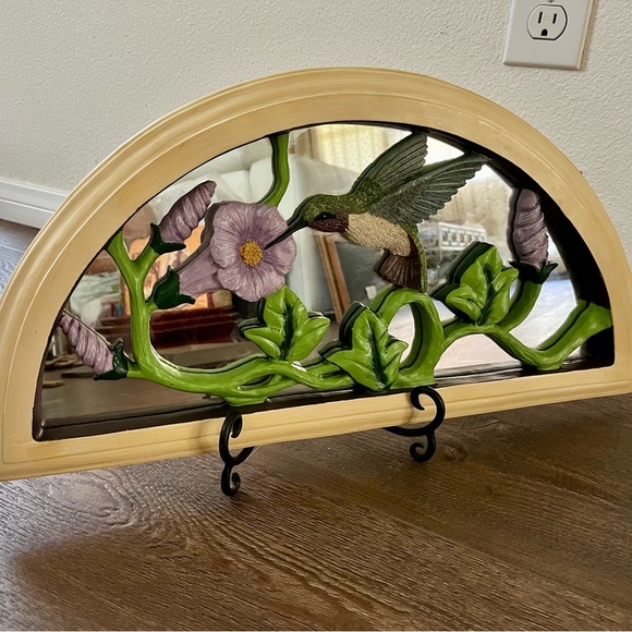 Elegant Hummingbird Wall Decor with Cream and Green Accents - Picture 1 of 9